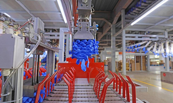de handschoenen die van het latexonderzoek machinelatex maken glove onderdompelende machinepe handschoenenmachine
