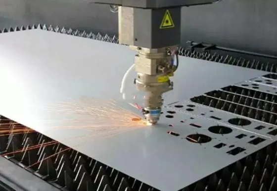 De horizontale van de de Lasersnijmachine van de Golflengtevezel Hoge snelheid 120m/Min