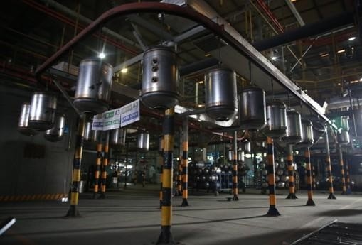 Productielijn voor waterverwarmers Productieapparatuur en machines voor waterverwarmers