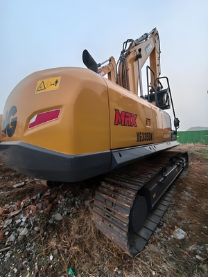 Gele XCMG-graafmachines in de bouwindustrie